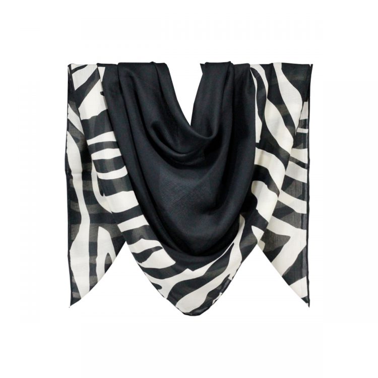 روسری نخی سفید مشکی طرح زبرا کد:R105-2